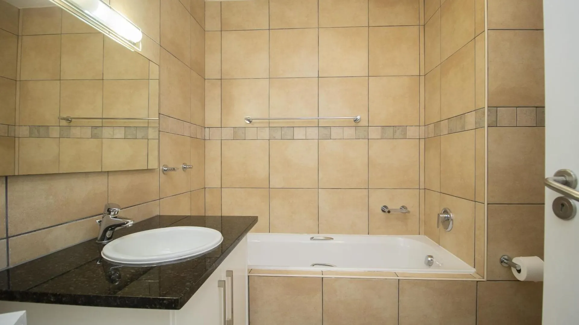 Apartamento Hibernian Towers 402 Self Catering Accommodation Strand Western Cape South Africa Ciudad del Cabo Sudáfrica
