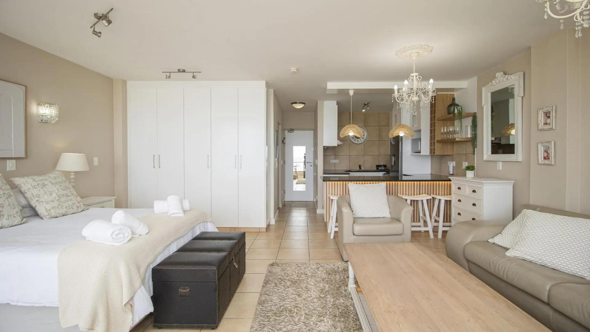 Hibernian Towers 402 Self Catering Accommodation Strand Western Cape South Africa Ciudad del Cabo Sudáfrica